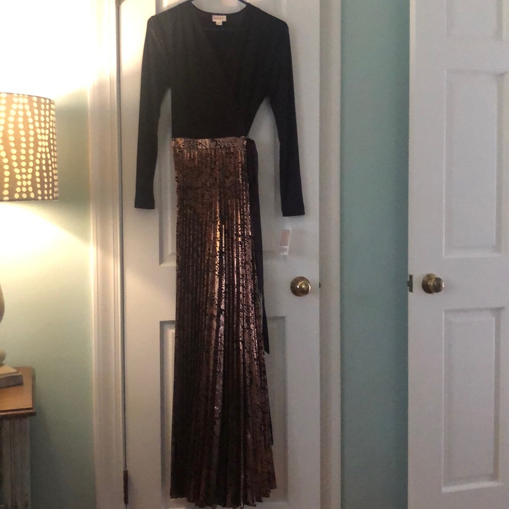 LulaRoe DeAnne Dress Black and Rose Gold (S)
